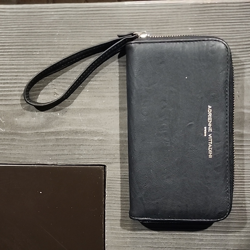 Adrienne Vittadini. Black. Wristlet wallet.